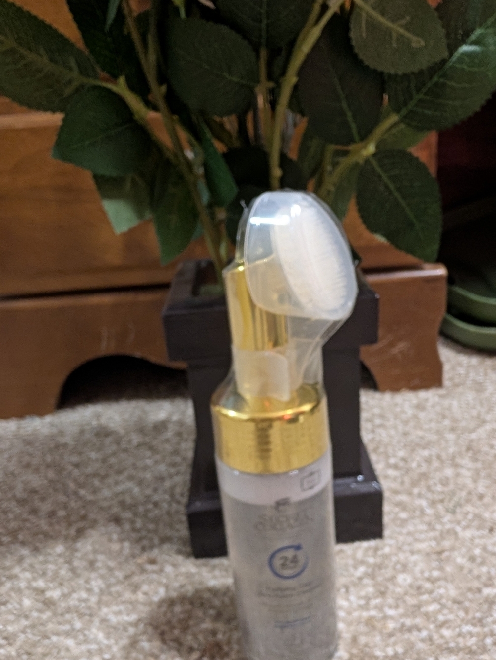 Purifying Clay Lava Foam Cleanser - Gold/Gray - Picture 3 of 3
